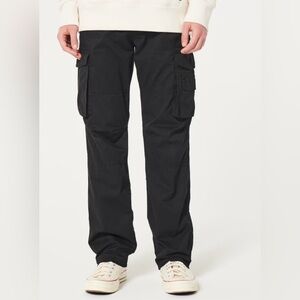 Hollister Slim Straight Cargo Pants | color: black | size L